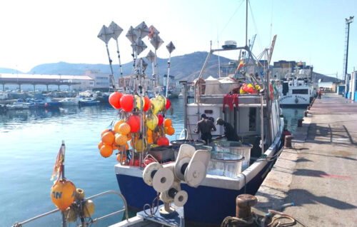 Las cofradías de pescadores reclaman que se eliminen restricciones a las ayudas de la UE